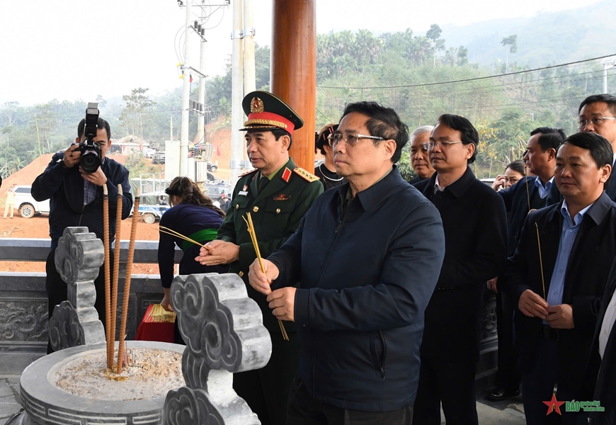 Thủ tướng Chính phủ Phạm Minh Chính dự Lễ khánh thành dự án tái thiết khu dân cư thôn Làng Nủ, thôn Nậm Tông và thôn Kho Vàng