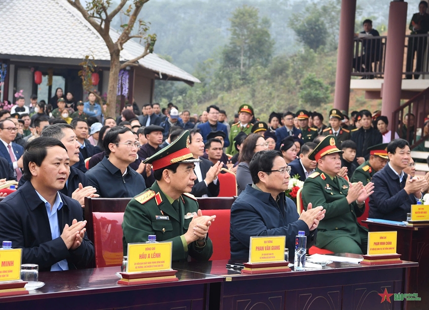 Thủ tướng Chính phủ Phạm Minh Chính dự Lễ khánh thành dự án tái thiết khu dân cư thôn Làng Nủ, thôn Nậm Tông và thôn Kho Vàng
