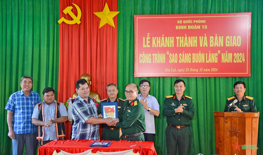 Binh đoàn 15 bàn giao 3 công trình “Sao sáng buôn làng” tại Gia Lai