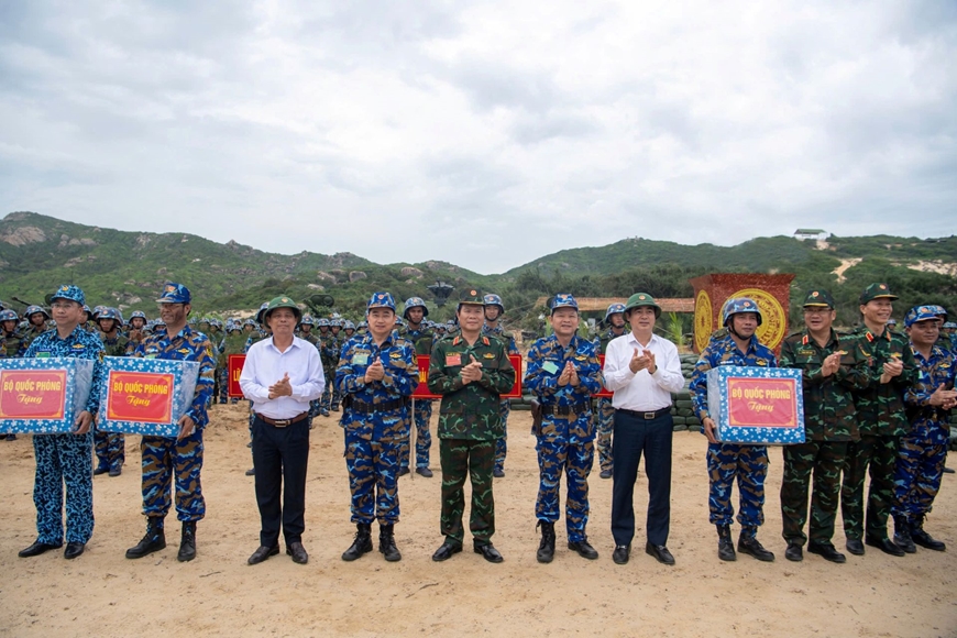 Toàn quân hoàn thành toàn diện công tác quân sự, quốc phòng năm 2024 - Bài 1: Nâng cao chất lượng huấn luyện, đào tạo, khẳng định sức mạnh chiến đấu của Quân đội