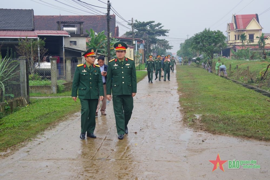 Quân khu 4 kiểm tra hoạt động hành quân dã ngoại làm công tác dân vận tại Quảng Trị