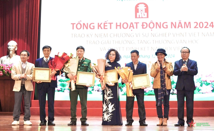 Trao giải thưởng Hội Nhà văn Hà Nội năm 2024