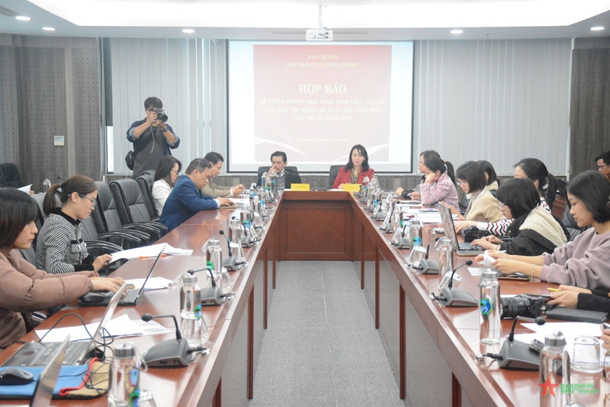 Tuyên dương 125 học sinh, sinh viên, thanh niên dân tộc thiểu số