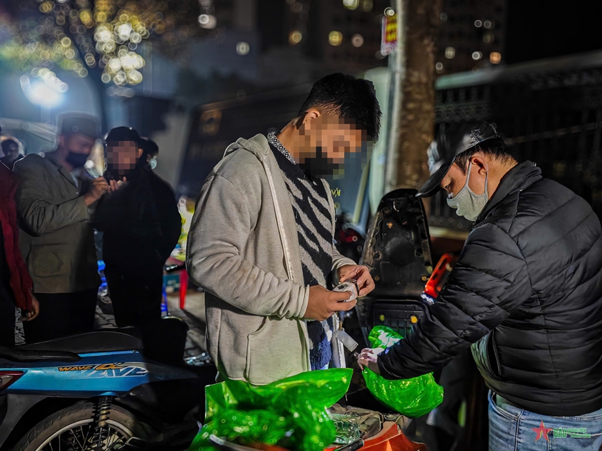 Khiếp sợ cảnh loạt "quái xế" lao xe vun vút, thông chốt 141H trong đêm Noel
