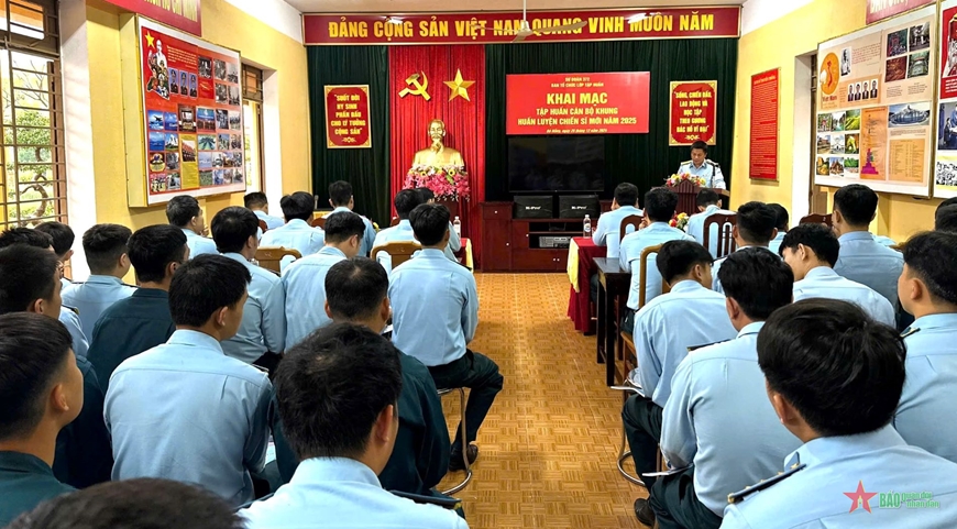 Sư đoàn Không quân 372 khai mạc tập huấn khung huấn luyện chiến sĩ mới năm 2025