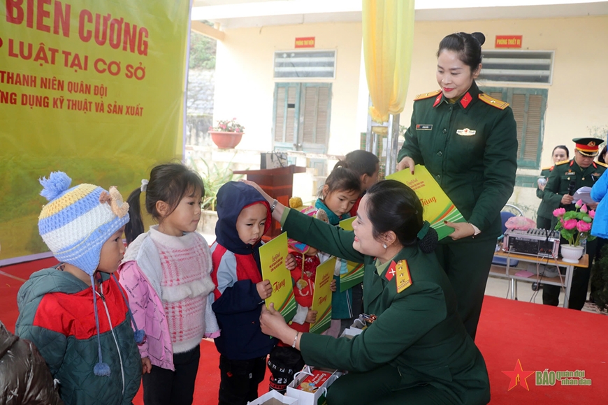 Phụ nữ Quân đội: Xuân ấm nơi biên cương địa đầu Tổ quốc