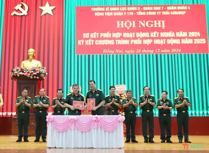 Trường Sĩ quan Lục quân 2 sơ kết hoạt động kết nghĩa
