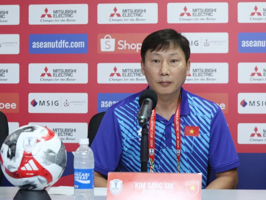 HLV Kim Sang-sik: “Đội tuyển Việt Nam không chủ quan trước Singapore ở lượt về”