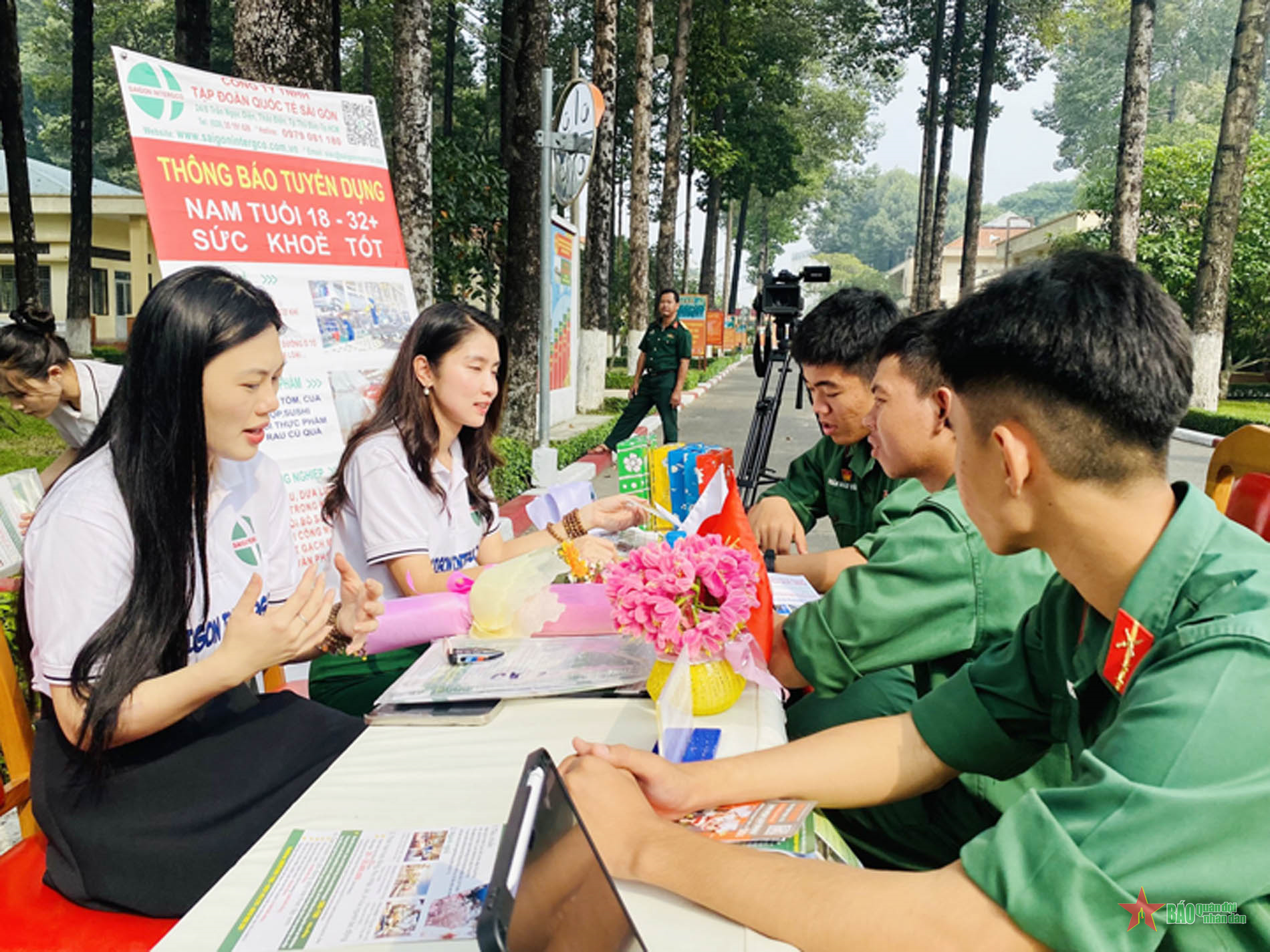 Ngày hội giới thiệu việc làm cho chiến sĩ xuất ngũ tại TP Hồ Chí Minh