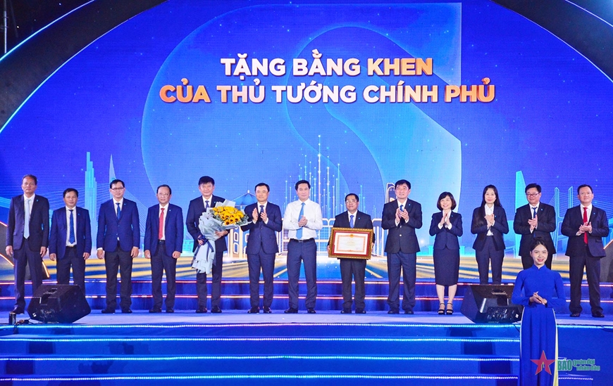 Ngành cấp nước TP Hồ Chí Minh đón nhận Bằng khen của Thủ tướng Chính phủ