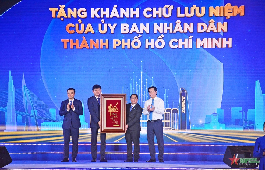 Ngành cấp nước TP Hồ Chí Minh đón nhận Bằng khen của Thủ tướng Chính phủ