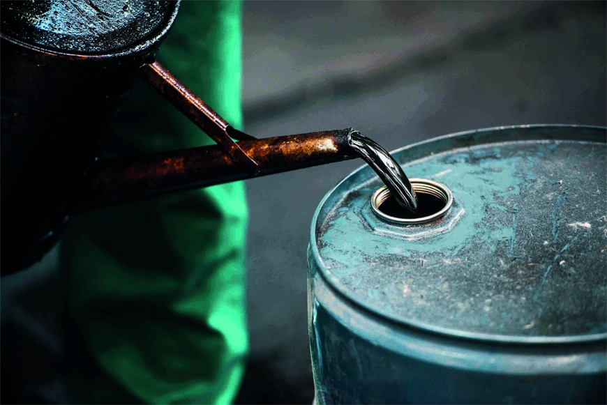Giá xăng dầu hôm nay (28-12): Bật tăng