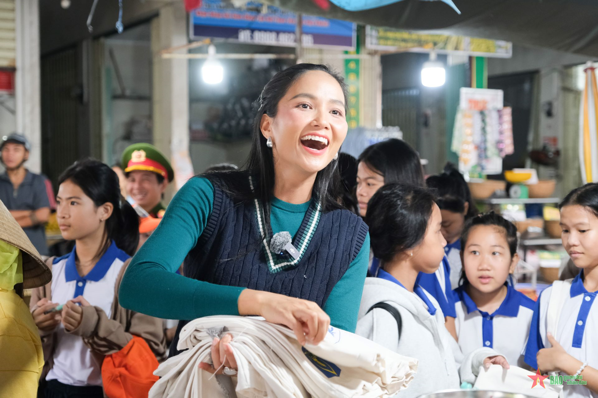 Nhan sắc Việt Nam hướng đến giá trị chuẩn quốc tế