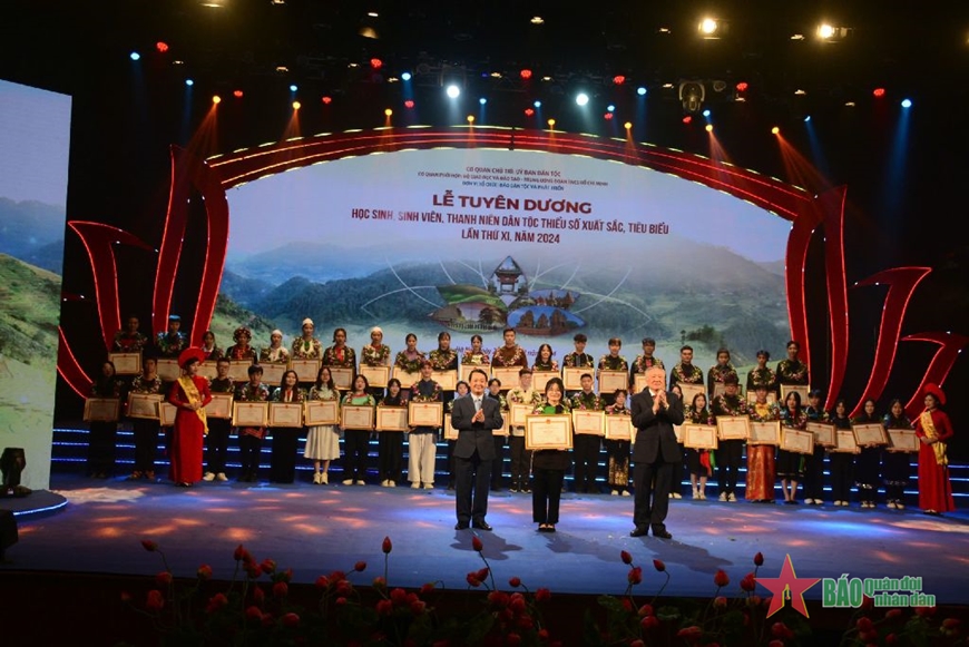 Tuyên dương 125 học sinh, sinh viên dân tộc thiểu số xuất sắc, tiêu biểu