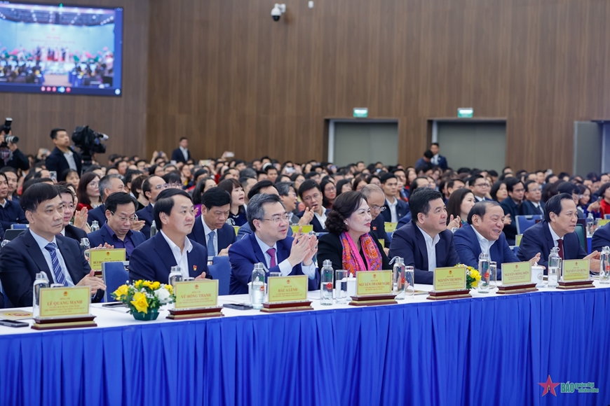 Thủ tướng Phạm Minh Chính dự Hội nghị tổng kết năm 2024 và triển khai nhiệm vụ năm 2025 của ngành kế hoạch và đầu tư