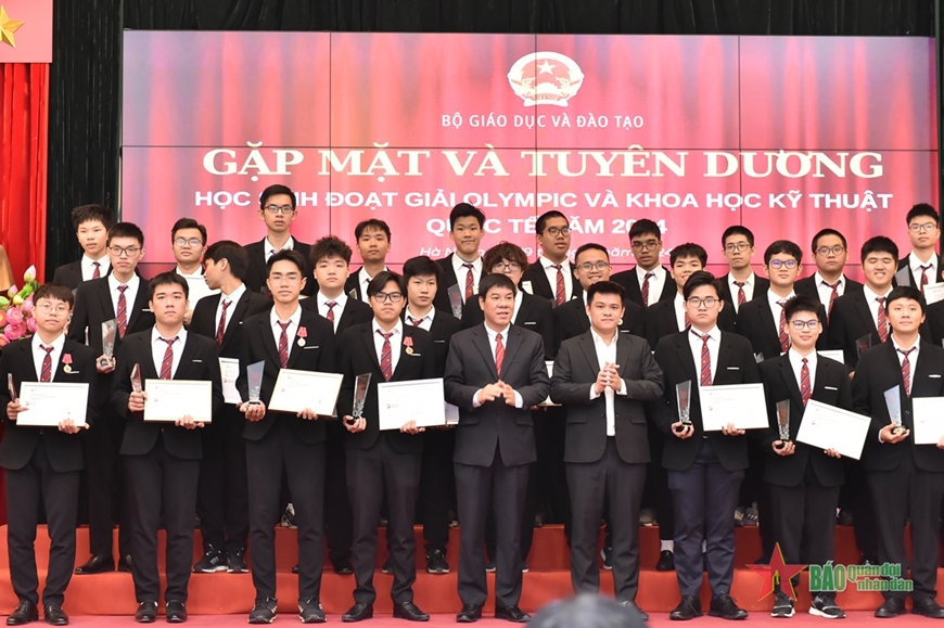 Bộ Giáo dục và Đào tạo tuyên dương học sinh đoạt giải quốc tế