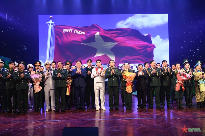 Tỏa sáng hình tượng Bộ đội Cụ Hồ trong chương trình nghệ thuật “Con đường từ trái tim”