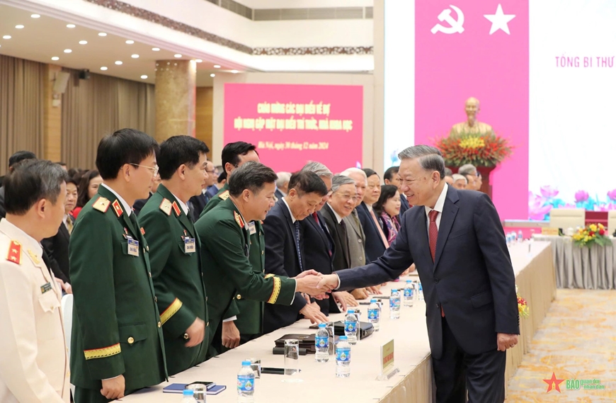 Tổng Bí thư Tô Lâm gặp mặt đại biểu trí thức, nhà khoa học