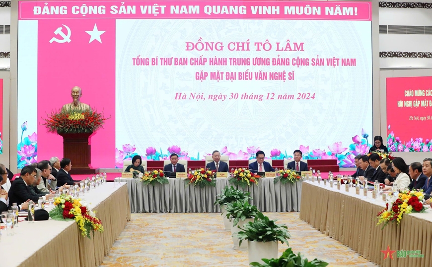Tổng Bí thư Tô Lâm gặp mặt đại biểu văn nghệ sĩ