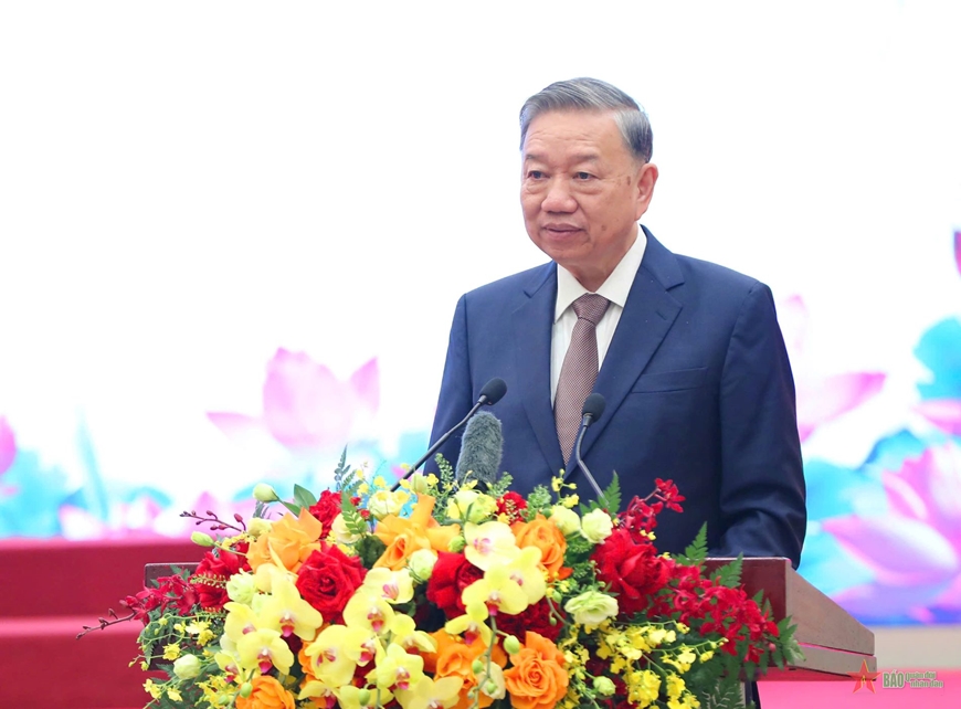 Tổng Bí thư Tô Lâm gặp mặt đại biểu văn nghệ sĩ
