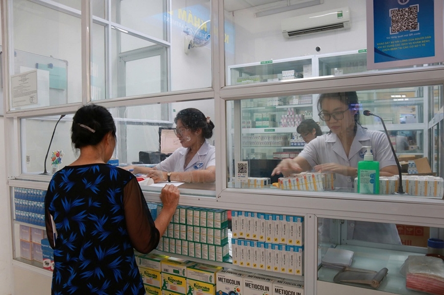 Sở Y tế Hà Nội: Công bố 143 điểm trực bán lẻ thuốc phục vụ người dân trong dịp Tết năm 2025