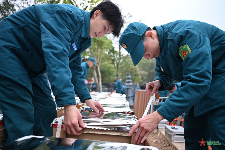 Hà Nội: Khẩn trương hoàn thành các trận địa bắn pháo hoa phục vụ đón năm mới 2025