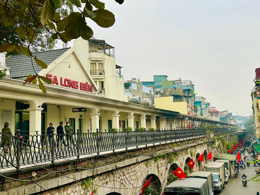 Ke ga Long Biên mang diện mạo mới sau khi hoàn thành sửa chữa, cải tạo