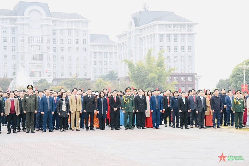 Lai Châu: Thiêng liêng Lễ chào cờ đầu năm mới 2025