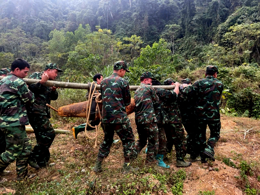 Bắc Kạn: Hủy nổ an toàn quả bom nặng 300kg