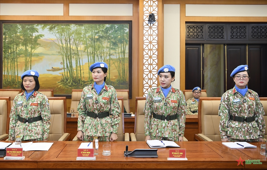 Các sĩ quan Việt Nam sẵn sàng lên đường làm nhiệm vụ gìn giữ hoà bình