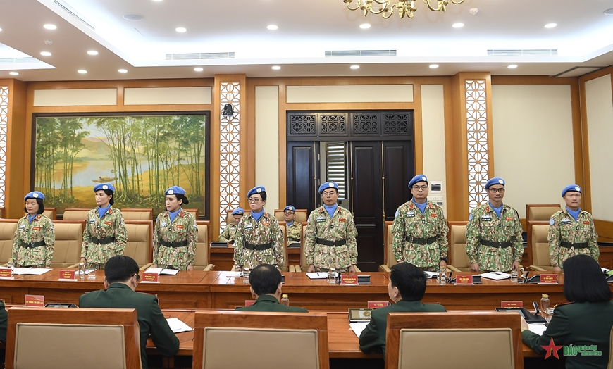 Các sĩ quan Việt Nam sẵn sàng lên đường làm nhiệm vụ gìn giữ hoà bình