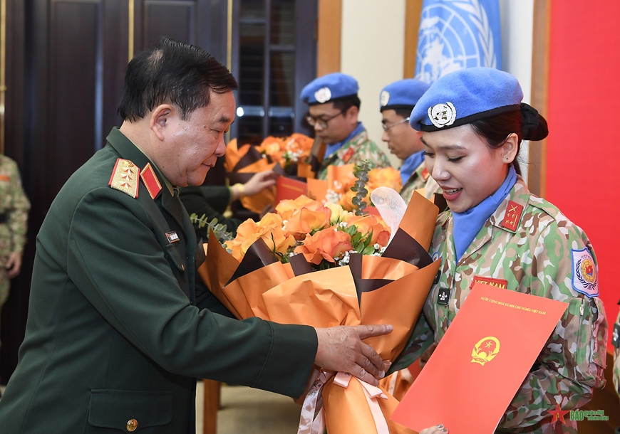 Các sĩ quan Việt Nam sẵn sàng lên đường làm nhiệm vụ gìn giữ hoà bình