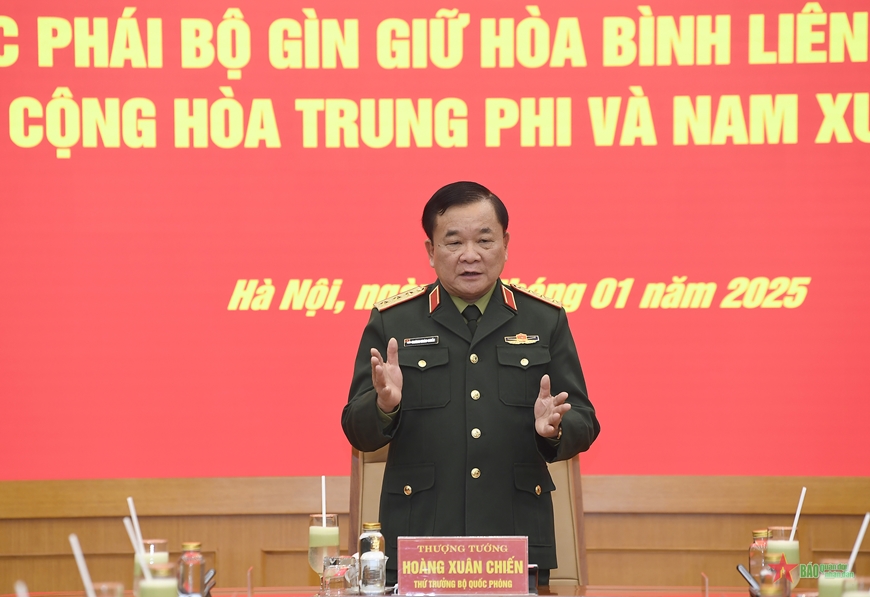 Các sĩ quan Việt Nam sẵn sàng lên đường làm nhiệm vụ gìn giữ hoà bình