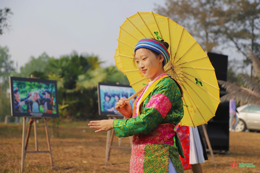 “Đón xuân ở bản em” cùng đồng bào các dân tộc phía Bắc