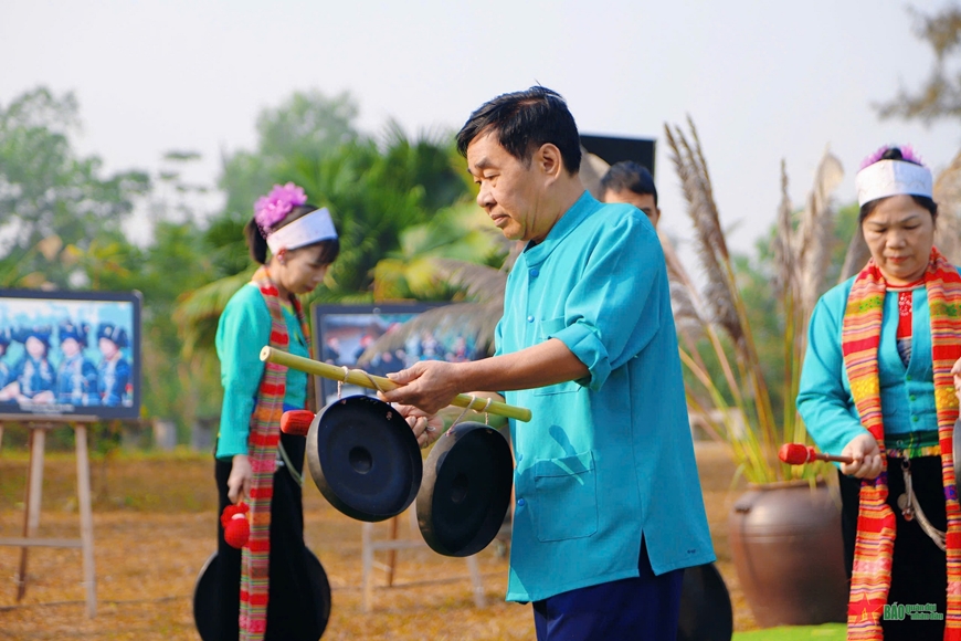 “Đón xuân ở bản em” cùng đồng bào các dân tộc phía Bắc