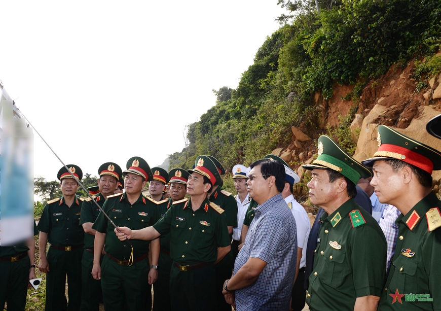 Đại tướng Phan Văn Giang khảo sát, chỉ đạo triển khai xây dựng một số công trình hạ tầng phát triển kinh tế-xã hội tại đảo Hòn Khoai