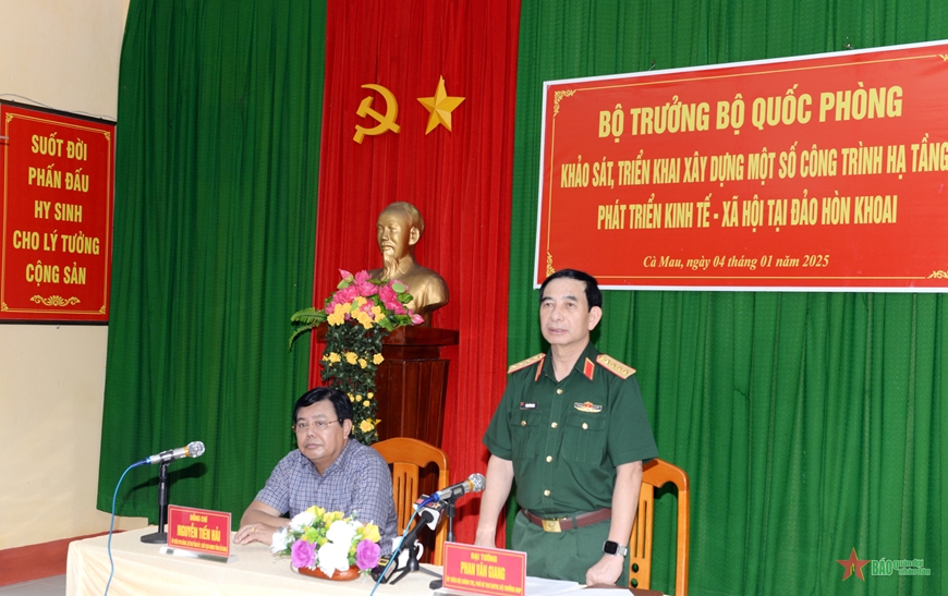 Đại tướng Phan Văn Giang khảo sát, chỉ đạo triển khai xây dựng một số công trình hạ tầng phát triển kinh tế-xã hội tại đảo Hòn Khoai