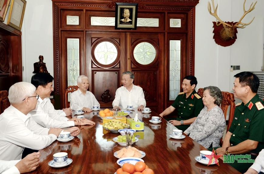 Tổng Bí thư Tô Lâm thăm nguyên Chủ tịch nước Nguyễn Minh Triết