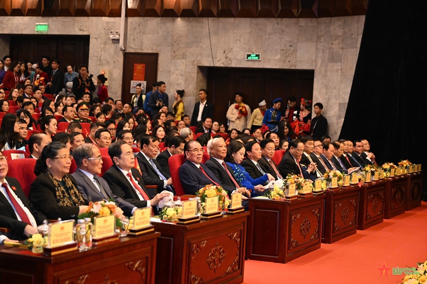 Lễ trao Giải Diên Hồng - Giải báo chí toàn quốc về Quốc hội và Hội đồng nhân dân lần thứ ba
