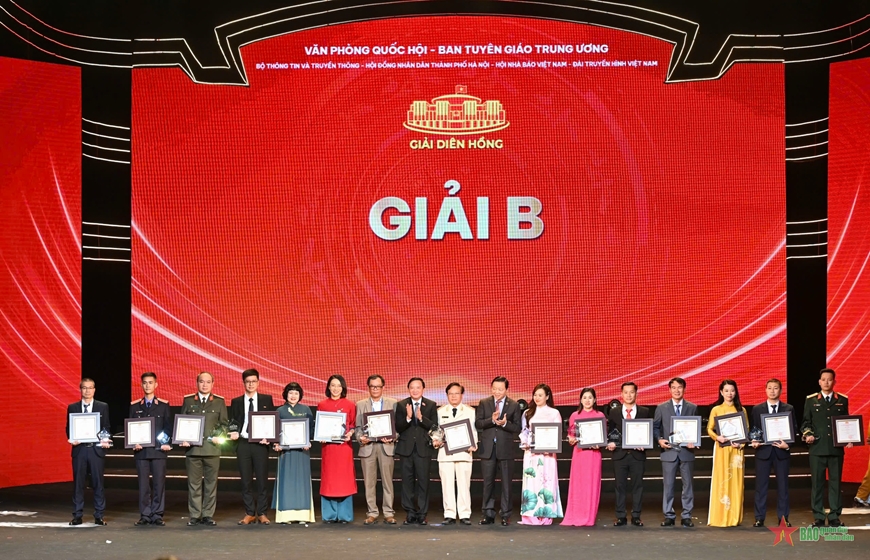 Lễ trao Giải Diên Hồng - Giải báo chí toàn quốc về Quốc hội và Hội đồng nhân dân lần thứ ba