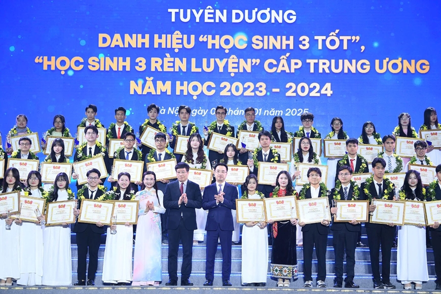 Vinh danh 181 điển hình trong các phong trào học sinh, sinh viên