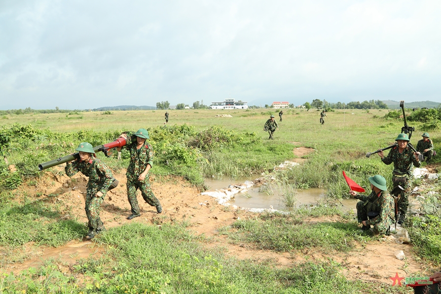 Phá thế “kiềng ba chân” của địch