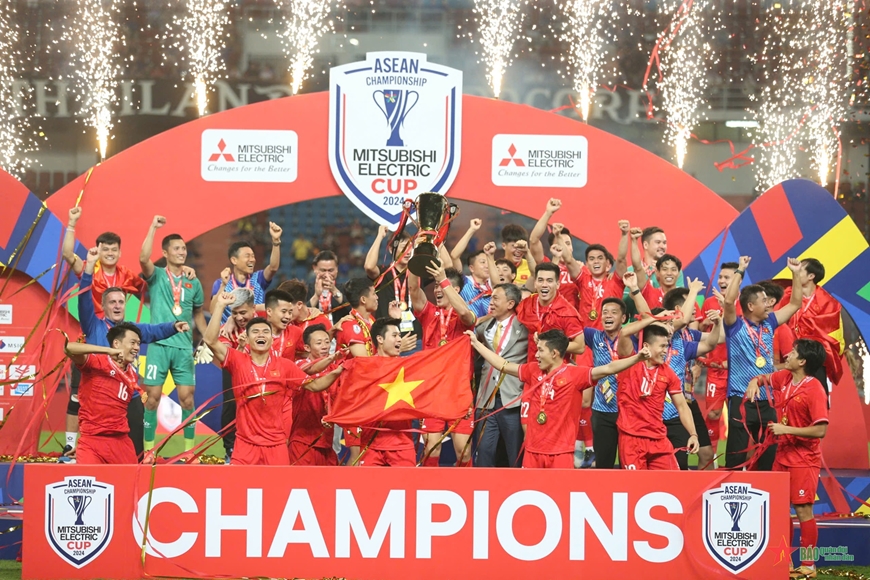 Những hình ảnh ấn tượng khi đội tuyển Việt Nam hạ Thái Lan tại “chảo lửa” Rajamangala