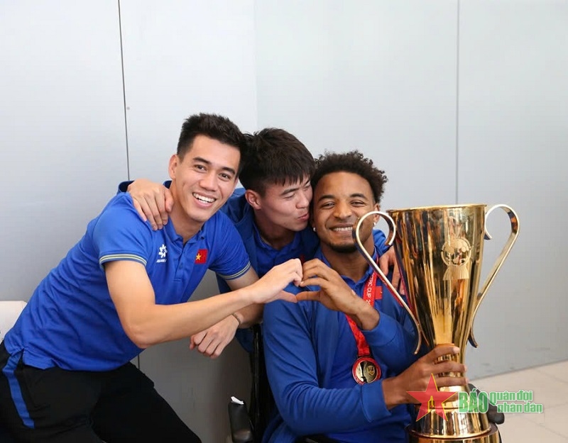 Đón đội tuyển Việt Nam về nước cùng cúp vô địch ASEAN Cup 2024