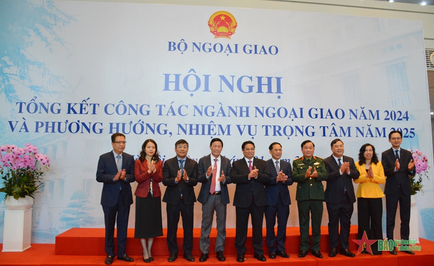 Thủ tướng Phạm Minh Chính dự hội nghị triển khai nhiệm vụ ngành Ngoại giao năm 2025