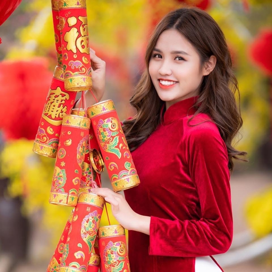 Khởi nghiệp với áo dài Tết: Giữ gìn văn hóa trong từng đường kim mũi chỉ
