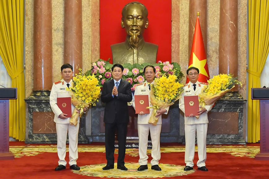 Chủ tịch nước trao Quyết định bổ nhiệm Phó viện trưởng và Kiểm sát viên Viện Kiểm sát Nhân dân Tối cao

