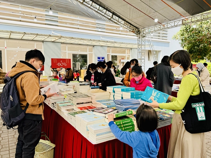 Hấp dẫn các chương trình sách đón Tết