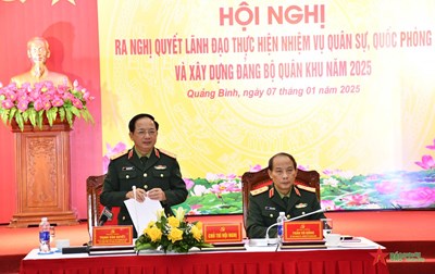 View - 	Thượng tướng Trịnh Văn Quyết dự, chỉ đạo Hội nghị Đảng ủy Quân khu 4