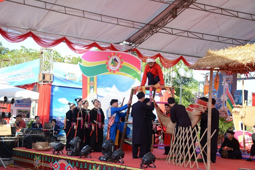 Lễ trưởng thành của người Sán Chỉ